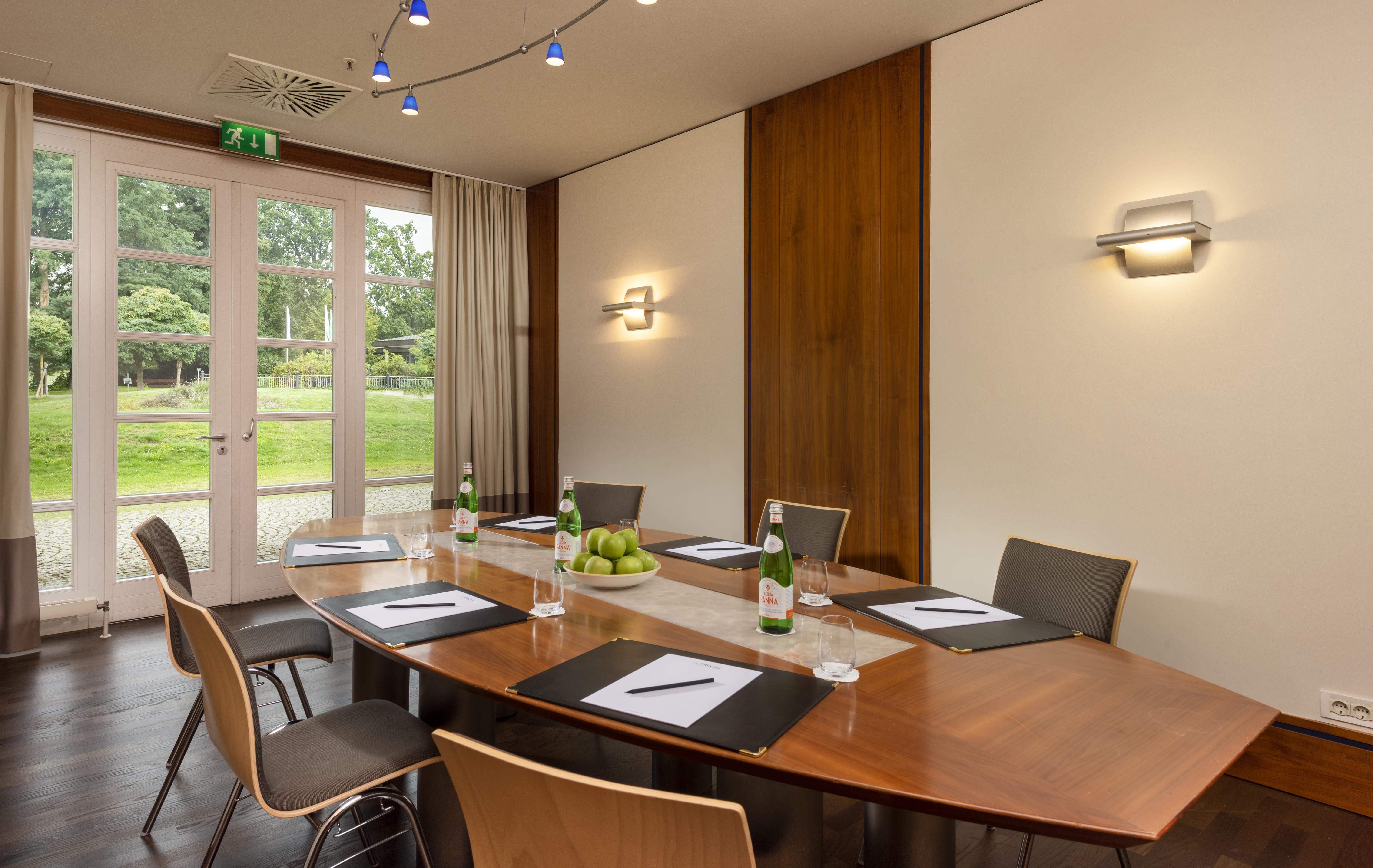 Precise Resort באד סארואו מראה חיצוני תמונה Meeting room